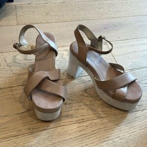 Jeffrey Campbell Wooden platform heel sandals Tan Taupe 6